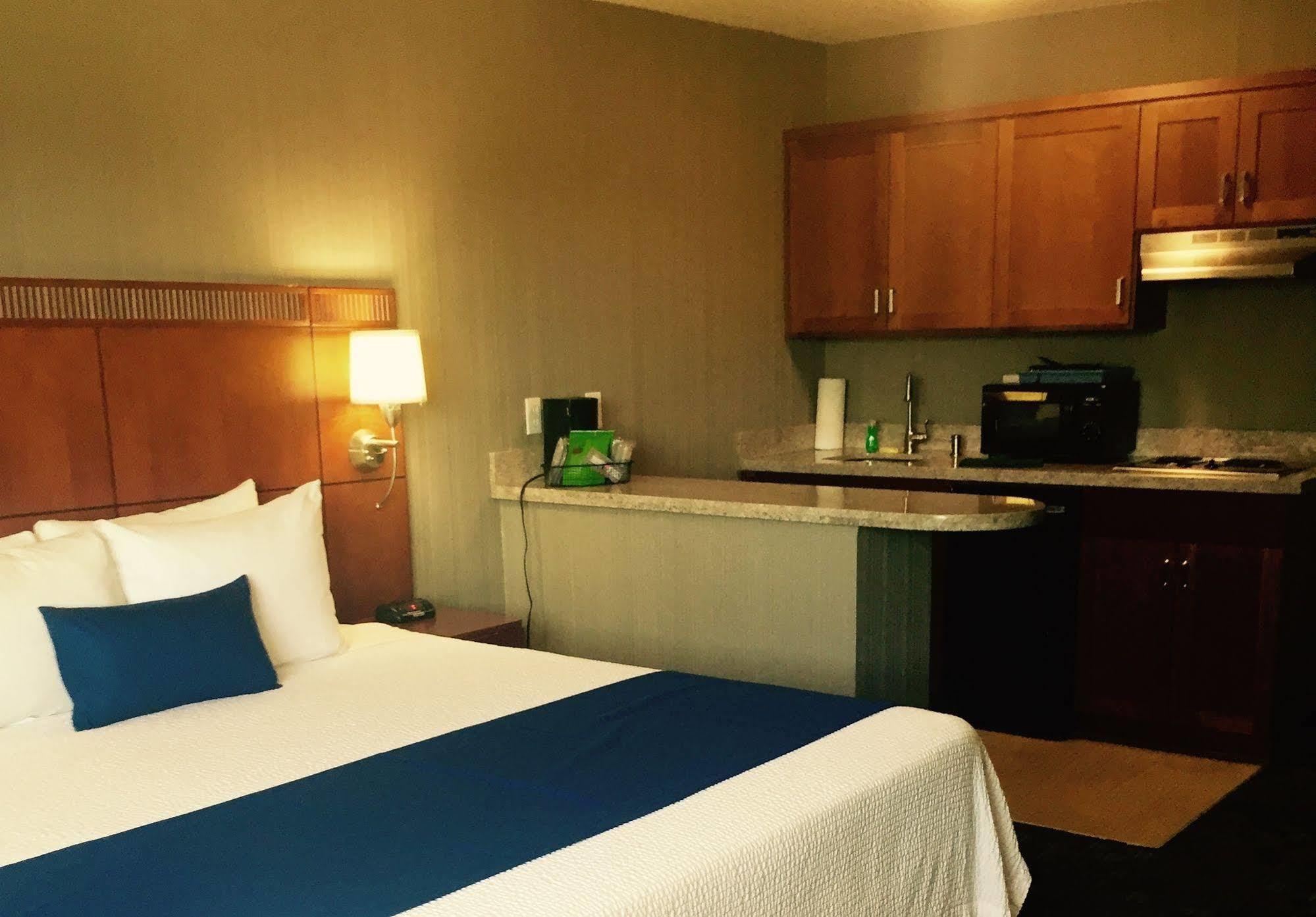 Country Inn & Suites By Radisson, Delta Park North Portland Buitenkant foto